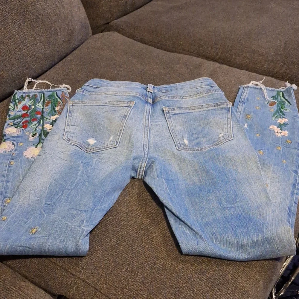 Jeans - Picture 3 of 4